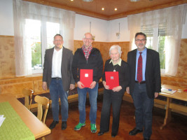 von links nach rechts: Ortsvorsitzender Thomas Salzberger, Michael Gröger, Paula Wiesmann , Landtagsabgeordneter Herbert Kränzlein